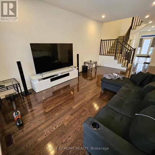 49 Moosonee Crescent, Ottawa, ON - Indoor Photo Showing Living Room