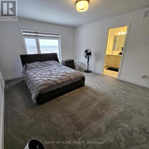 49 Moosonee Crescent, Ottawa, ON - Indoor Photo Showing Bedroom