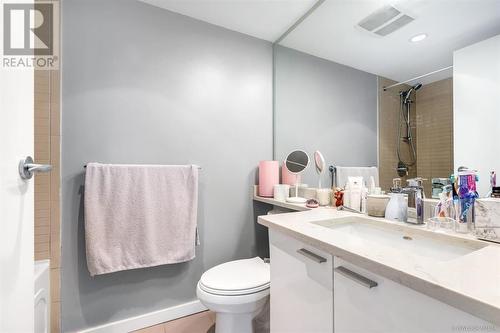 18Fl 131 Regiment Square, Vancouver, BC - Indoor Photo Showing Bathroom