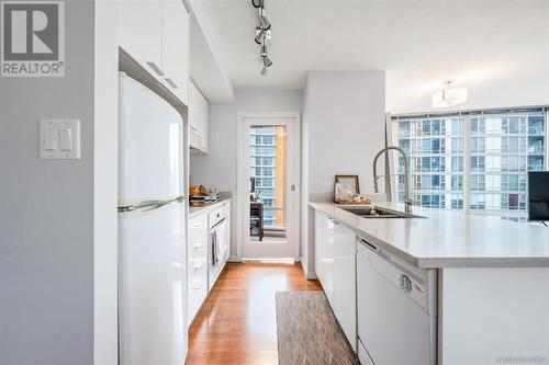 18Fl 131 Regiment Square, Vancouver, BC - Indoor Photo Showing Kitchen With Double Sink