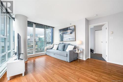 18Fl 131 Regiment Square, Vancouver, BC - Indoor Photo Showing Living Room