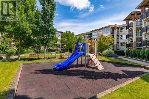 2Fl 6828 Eckersley Road, Richmond, BC - Outdoor