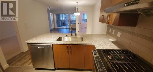 2Fl 6828 Eckersley Road, Richmond, BC - Indoor Photo Showing Kitchen