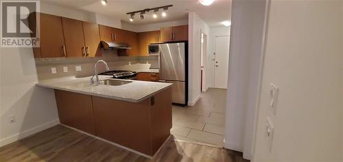 2Fl 6828 Eckersley Road, Richmond, BC - Indoor Photo Showing Kitchen