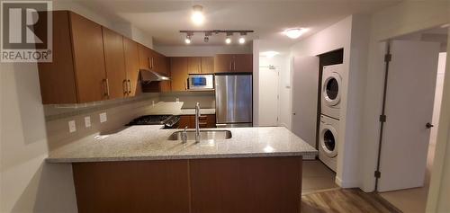 2Fl 6828 Eckersley Road, Richmond, BC - Indoor Photo Showing Kitchen