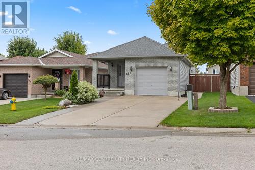 223 Crimson Crescent, London, ON - Outdoor