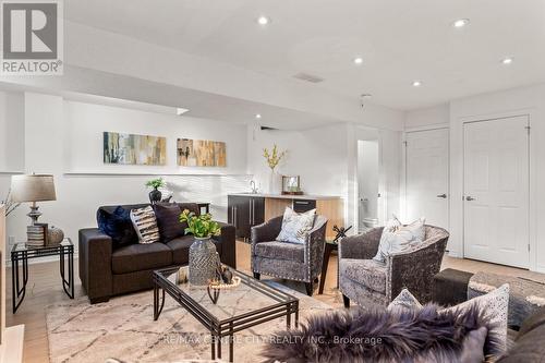 223 Crimson Crescent, London, ON - Indoor Photo Showing Living Room