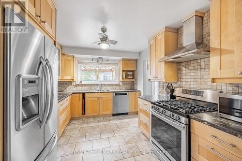 1382 Ian Road, Burlington, ON - Indoor Photo Showing Kitchen With Stainless Steel Kitchen