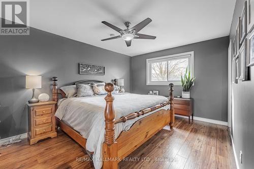 1382 Ian Road, Burlington, ON - Indoor Photo Showing Bedroom