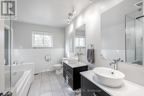 1382 Ian Road, Burlington, ON - Indoor Photo Showing Bathroom