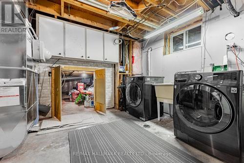 1382 Ian Road, Burlington, ON - Indoor Photo Showing Laundry Room