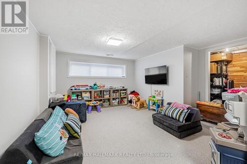 1382 Ian Road, Burlington, ON - Indoor Photo Showing Other Room