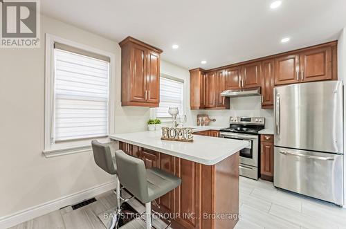 52 Glen Cameron Road, Markham, ON - Indoor Photo Showing Kitchen With Upgraded Kitchen