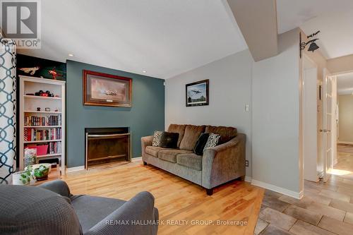 87 Moresby Drive, Ottawa, ON - Indoor Photo Showing Living Room