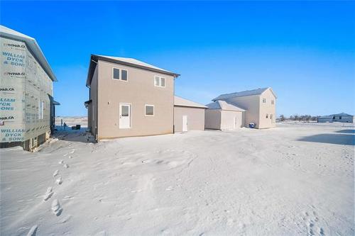 32 Van Riesen Dr, Niverville, MB 