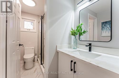 85 River Grove Drive, Toronto, ON - Indoor Photo Showing Bathroom