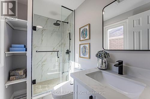 85 River Grove Drive, Toronto, ON - Indoor Photo Showing Bathroom