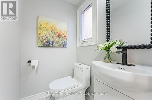 85 River Grove Drive, Toronto, ON - Indoor Photo Showing Bathroom