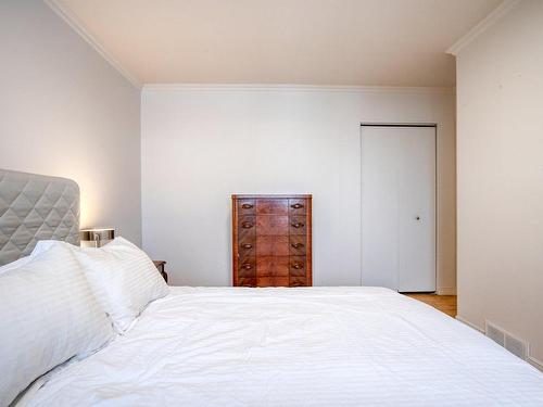 Master bedroom - 142 Rue De Callières, Saint-Bruno-De-Montarville, QC - Indoor Photo Showing Bedroom