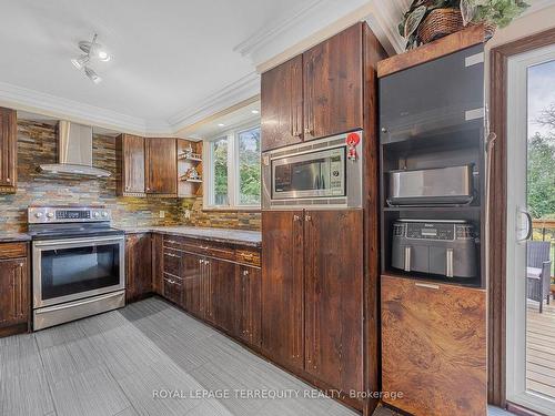 2211 Mildred Ave, Innisfil, ON - Indoor Photo Showing Kitchen