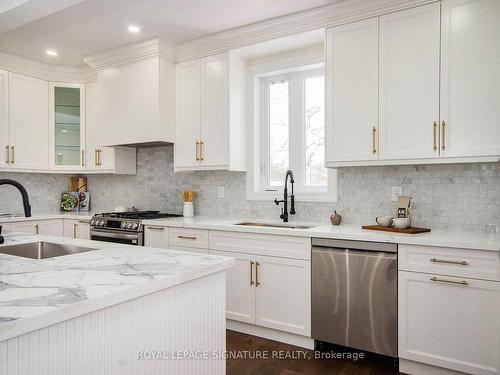 7563 Dale Rd, Port Hope, ON - Indoor Photo Showing Kitchen With Upgraded Kitchen