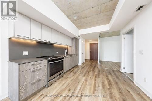 423 - 30 Baseball Place, Toronto, ON - Indoor Photo Showing Kitchen