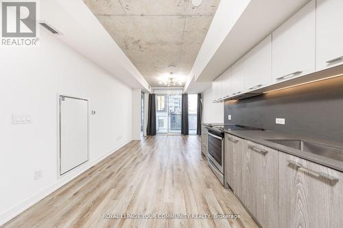 423 - 30 Baseball Place, Toronto, ON - Indoor Photo Showing Kitchen