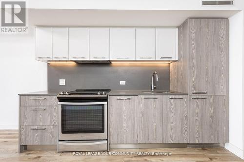 423 - 30 Baseball Place, Toronto, ON - Indoor Photo Showing Kitchen