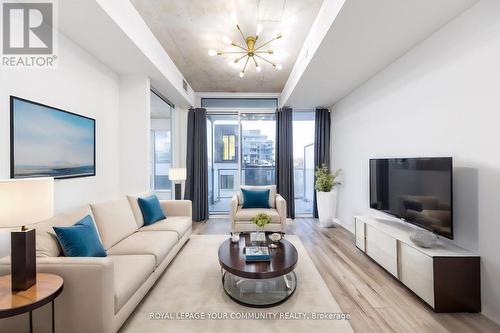 423 - 30 Baseball Place, Toronto, ON - Indoor Photo Showing Living Room