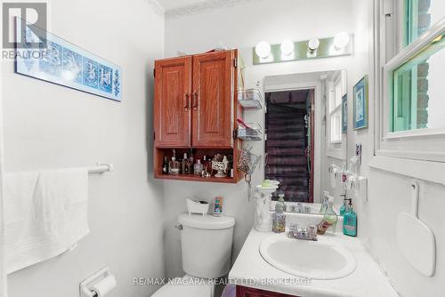 6159 Village Crescent, Niagara Falls (217 - Arad/Fallsview), ON - Indoor Photo Showing Bathroom