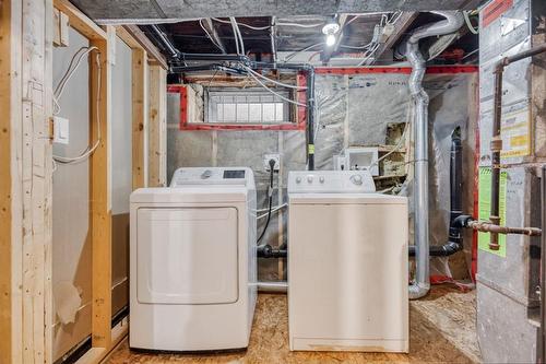 558 Mountain Avenue, Winnipeg, MB - Indoor Photo Showing Laundry Room