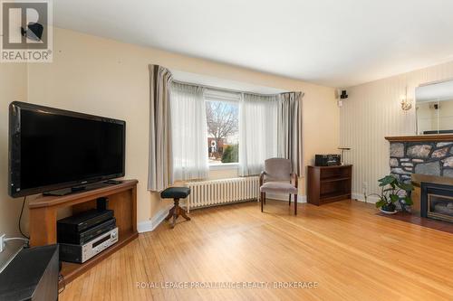 520 College Street, Kingston (Central City East), ON - Indoor Photo Showing Living Room With Fireplace