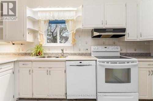 520 College Street, Kingston (Central City East), ON - Indoor Photo Showing Kitchen With Double Sink