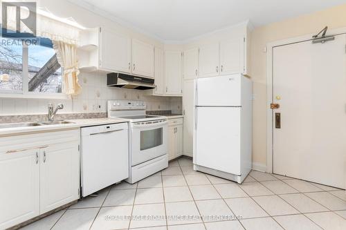 520 College Street, Kingston (Central City East), ON - Indoor Photo Showing Kitchen