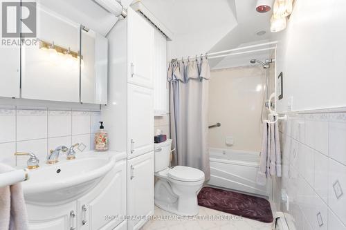 520 College Street, Kingston (Central City East), ON - Indoor Photo Showing Bathroom