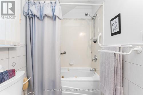 520 College Street, Kingston (Central City East), ON - Indoor Photo Showing Bathroom