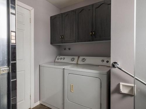 Bathroom - 10 Rue Capcour, Sorel-Tracy, QC - Indoor Photo Showing Laundry Room