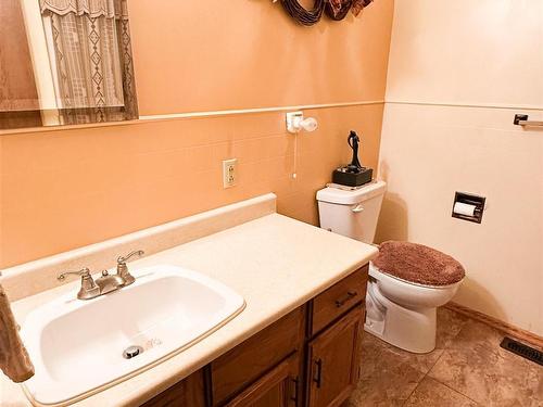 30 Seventh Street, Balmertown, ON - Indoor Photo Showing Bathroom