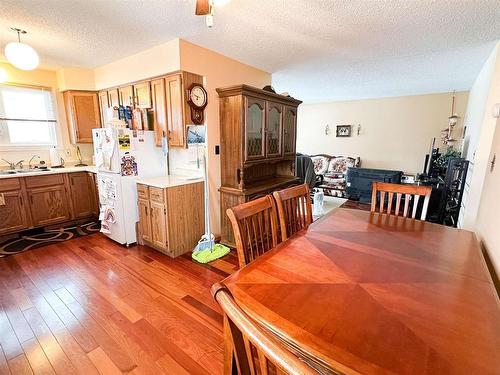 30 Seventh Street, Balmertown, ON - Indoor