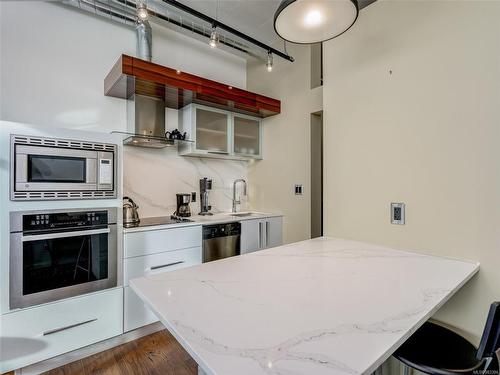 530-1029 View St, Victoria, BC - Indoor Photo Showing Kitchen