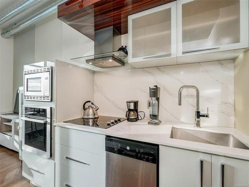 530-1029 View St, Victoria, BC - Indoor Photo Showing Kitchen With Upgraded Kitchen