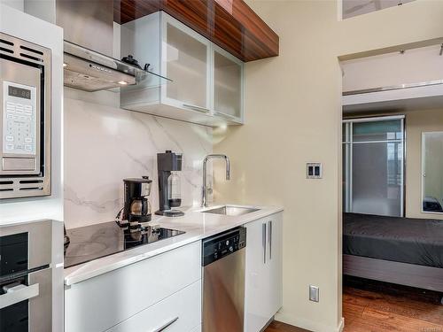 530-1029 View St, Victoria, BC - Indoor Photo Showing Kitchen With Stainless Steel Kitchen