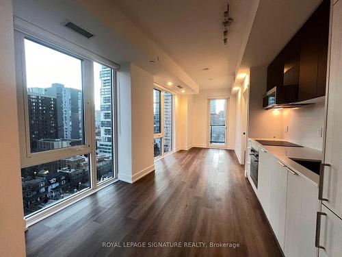 1303-308 Jarvis St, Toronto, ON - Indoor Photo Showing Kitchen