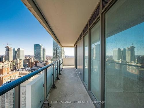 2902-2221 Yonge St, Toronto, ON - Outdoor With View With Exterior