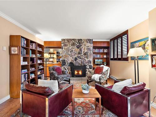 602-525 Broughton St, Victoria, BC - Indoor With Fireplace