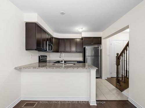 101 Mcalister Ave, Richmond Hill, ON - Indoor Photo Showing Kitchen