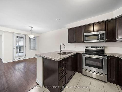 101 Mcalister Ave, Richmond Hill, ON - Indoor Photo Showing Kitchen With Double Sink