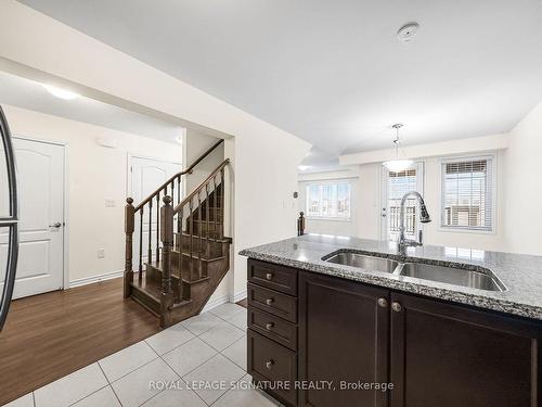 101 Mcalister Ave, Richmond Hill, ON - Indoor Photo Showing Kitchen With Double Sink