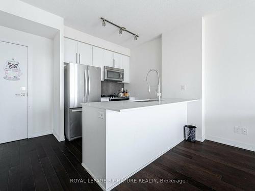 4504-4011 Brickstone Mews, Mississauga, ON - Indoor Photo Showing Kitchen With Stainless Steel Kitchen With Upgraded Kitchen