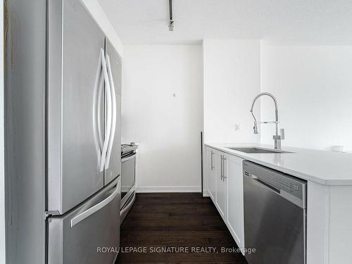 4504-4011 Brickstone Mews, Mississauga, ON - Indoor Photo Showing Kitchen With Stainless Steel Kitchen